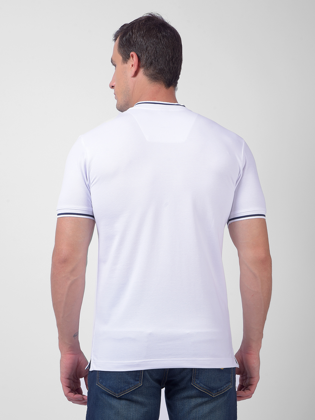 Numero Uno Men White Henley Neck Regular Fit T-Shirt